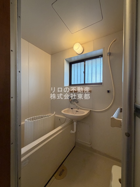 バス・シャワールーム　洗面ボールと一体型のバスルームです♪