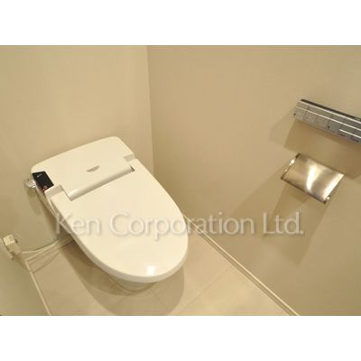 トイレ　同タイプ18階のお部屋を撮影。仕様が異なることがあります。