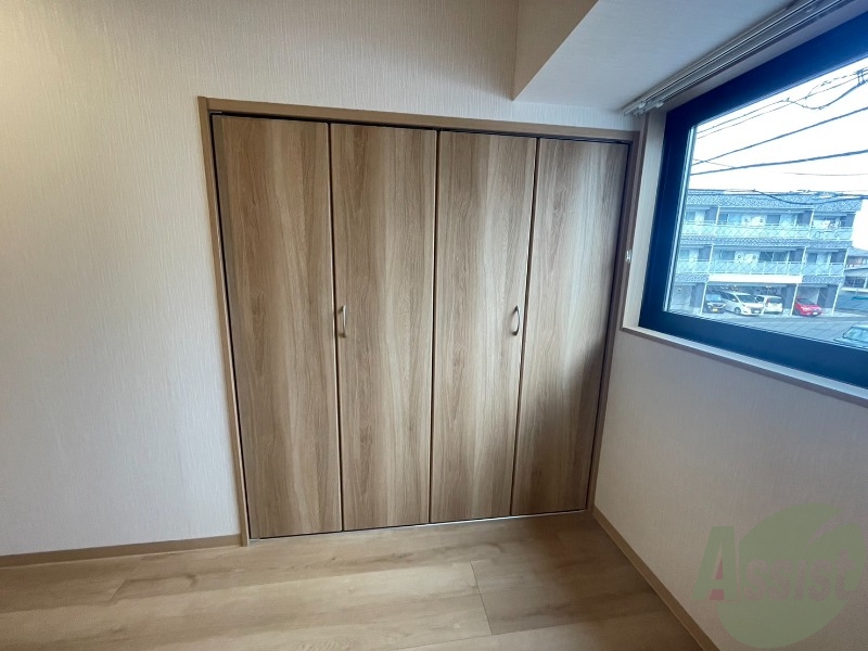 収納　収納はこちらのクローゼットをお使いください。