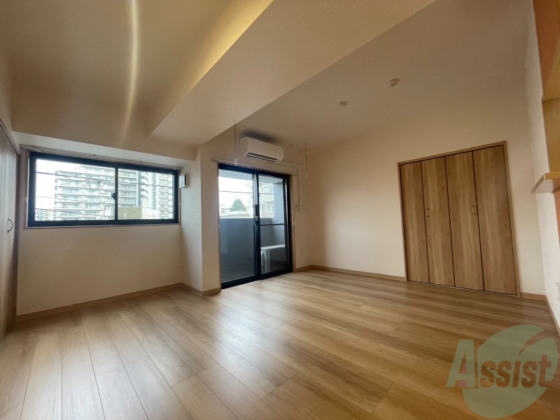 居室・リビング　１３．７帖のリビングです。広々としていますね。