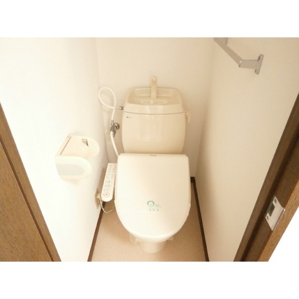 トイレ　温水洗浄便座