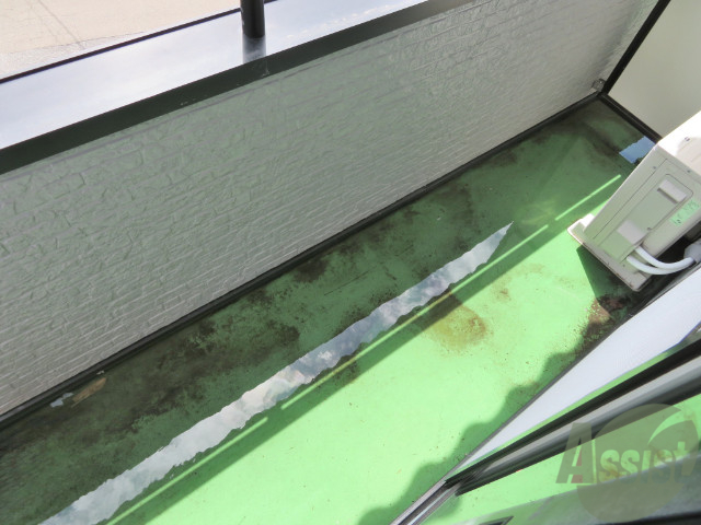 バルコニー　バルコニーは幅があり、広い印象を受けました。