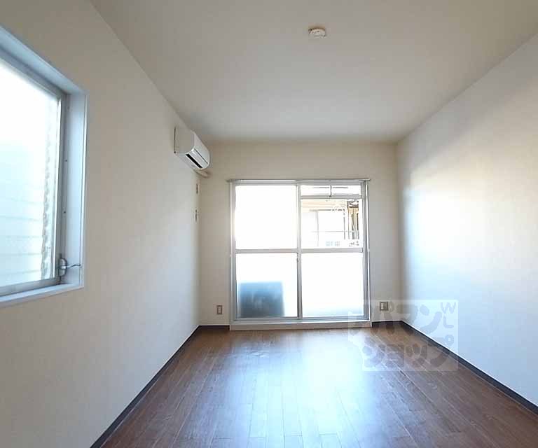 居室・リビング　洋室７帖・明るいお部屋です。（角部屋は窓が２面となります）