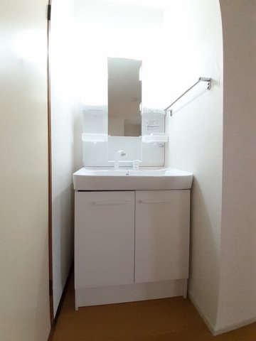 洗面設備　脱衣スペースもあります