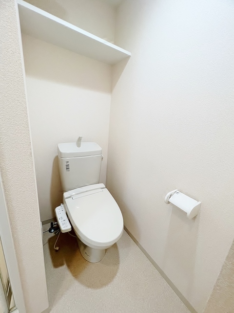 トイレ　温水洗浄便座