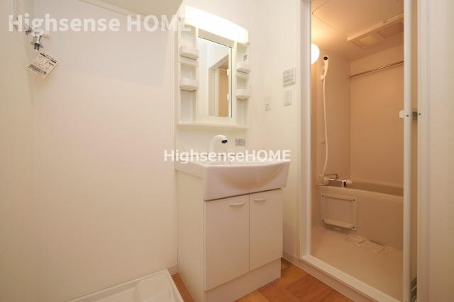 洗面設備　コンパクトで使いやすい洗面所