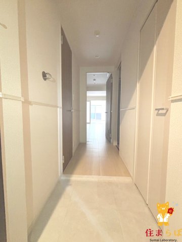 玄関　「気になったら、LINEで気軽に相談できますよ。」