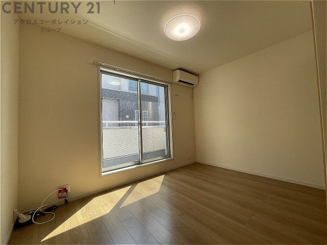居室・リビング　エアコン付き6.3帖の洋室です♪