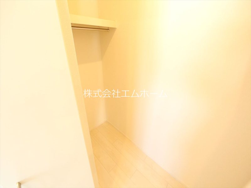 収納　ウォークインクローゼット（収納充実してます）