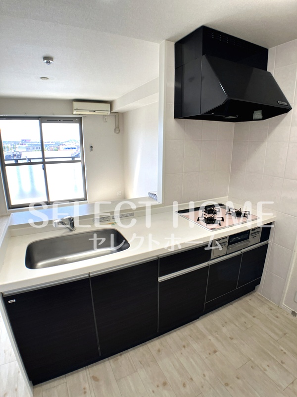 キッチン　キッチンでお料理をお楽しみください 同型タイプ