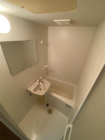 バス・シャワールーム　※別部屋の参考写真となります※現況優先※