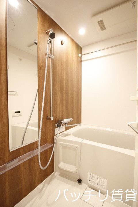 バス・シャワールーム　別号室の画像。現況を優先します。