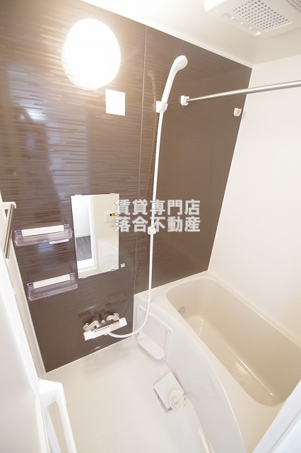 バス・シャワールーム　浴室乾燥機付き♪