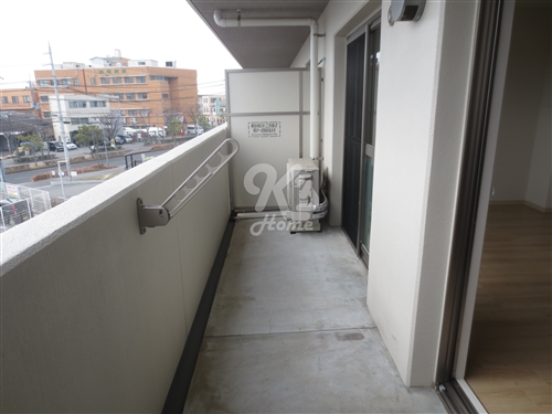 バルコニー　広々としたバルコニー