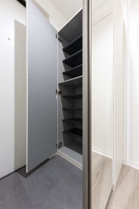 玄関　収納もある玄関です