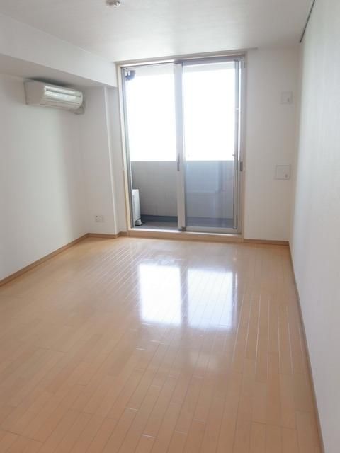 居室・リビング　★8.4帖の洋室★