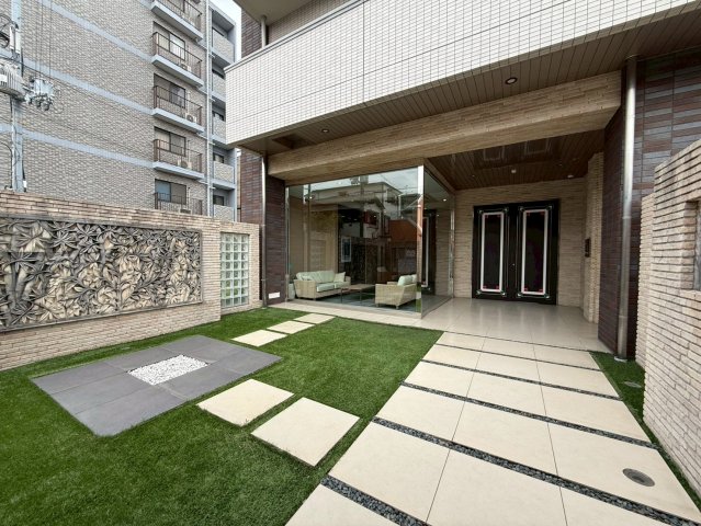 エントランス　詳細は、RISUMO江坂本店→06-6155-7137まで♪