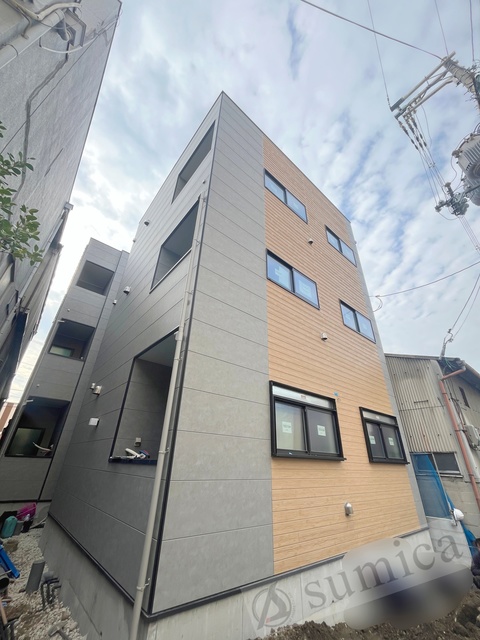 建物外観　全部屋角部屋設計の人気シリーズです♪