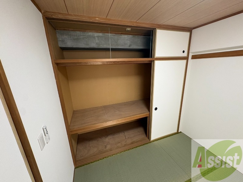 収納　押入は奥行きもあり、荷物が多い方でも安心です。