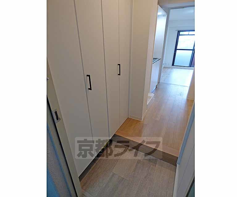 玄関　たくさんシューズを 入れる事が出来そうです