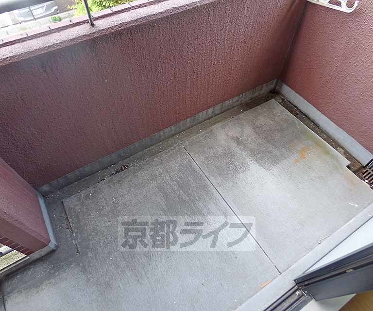 バルコニー　日の光がとても気持ち 良さそうです