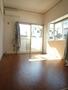 居室・リビング　角部屋で窓２面採光