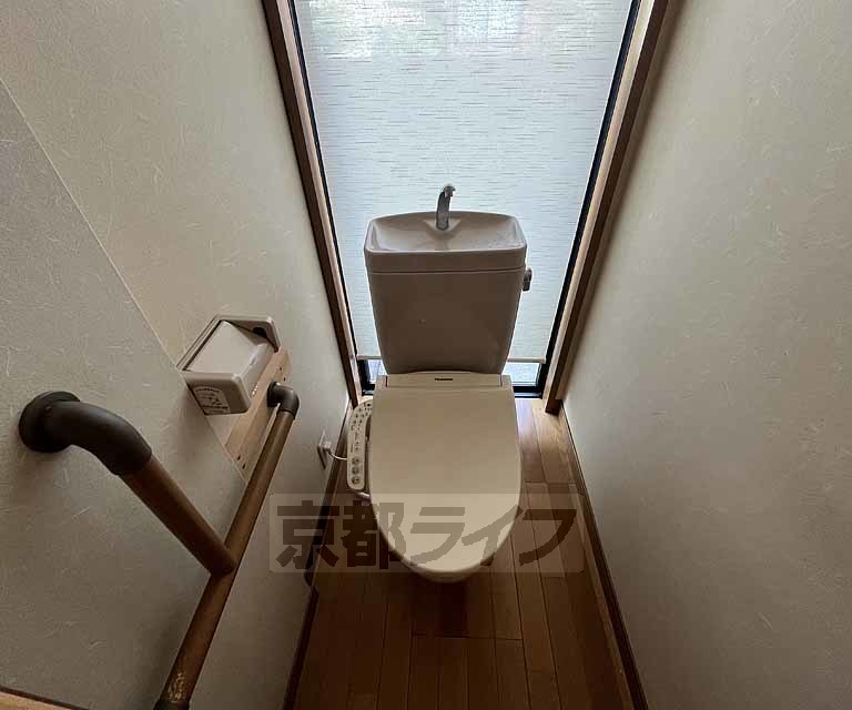 トイレ　開放感あるトイレです。