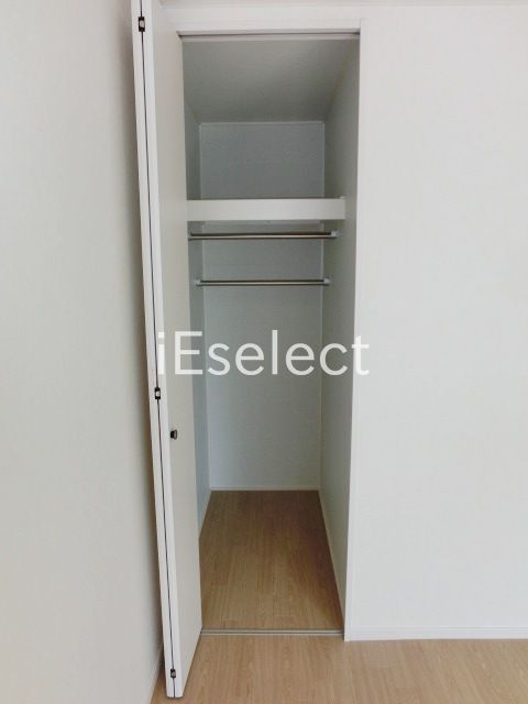 収納　奥行があるクローゼットです。