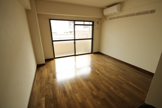 居室・リビング　※別部屋の写真です
