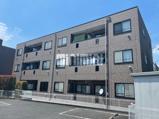 建物外観　敷地内駐車場あり