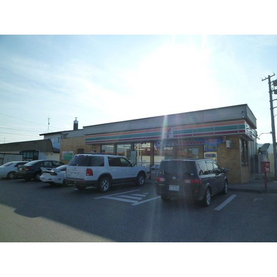コンビニ　セブンイレブン北見末広町店（コンビニ）まで757m
