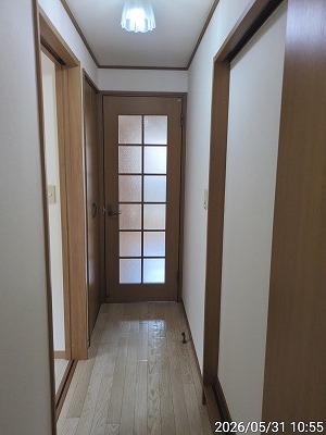 その他共有部分　玄関から居室が見えにくい、廊下のある間取り
