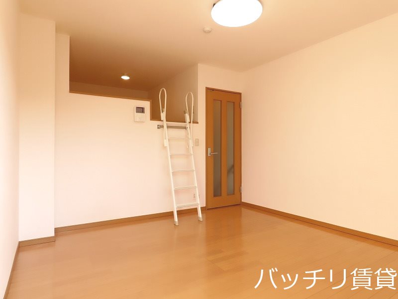 居室・リビング　画像は同型イメージの為、現況を優先いたします。