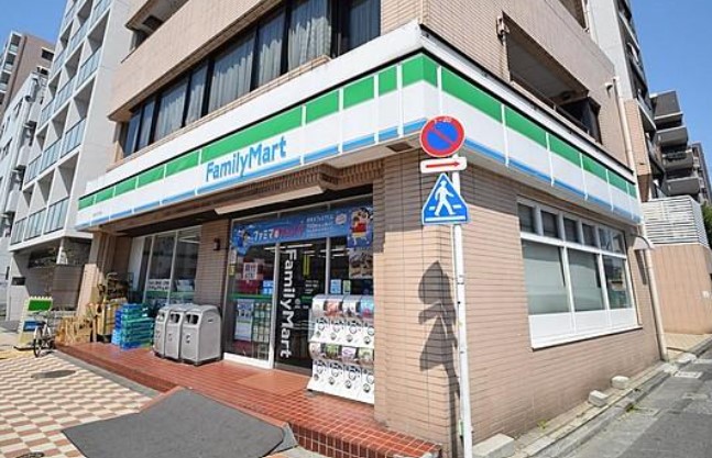 コンビニ　ファミリーマート亀戸四丁目店（コンビニ）まで57m