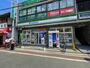 コンビニ　ファミリーマート 近鉄長瀬駅前店（コンビニ）まで65m