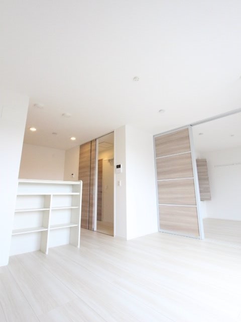 居室・リビング　別部屋参考写真です