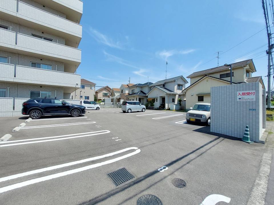 駐車場　駐車場