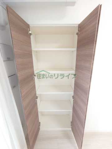 収納　クレストコート根岸柳通り
