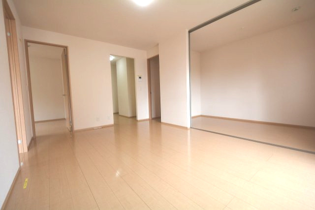 居室・リビング　南向きで陽当たり良好なお部屋です♪