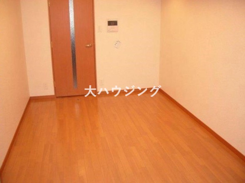 ルーブル上池台弐番館の居間写真