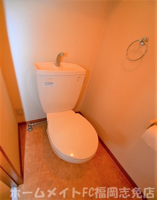 ＪＲ香椎線 新原駅 徒歩9分 2階建 築18年のトイレ写真