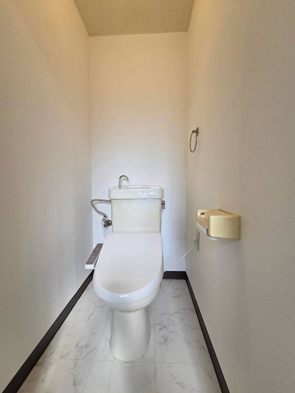 プレアール鷹の巣IIのトイレ写真