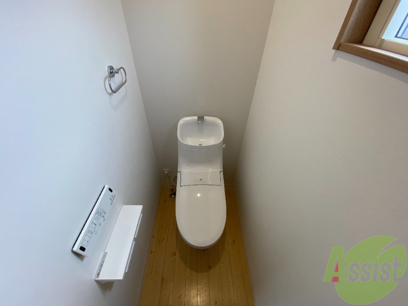トイレ　トイレは温水洗浄暖房便座で、とても快適にご利用できます。