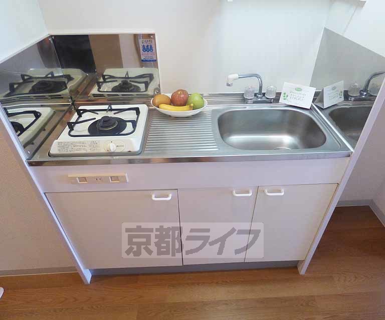 地下鉄烏丸線 今出川駅 徒歩5分 8階建 築28年のキッチン写真