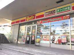 コンビニ　デイリーヤマザキ 京王品川ビル店（コンビニ）まで749m