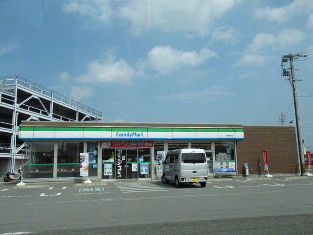 コンビニ　ファミリーマート伊勢豊浜店（コンビニ）まで840m