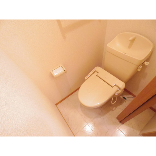 セジュール東鼎Bのトイレ写真
