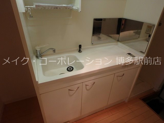 キッチン　※入居中の為別部屋写真使用現状優先