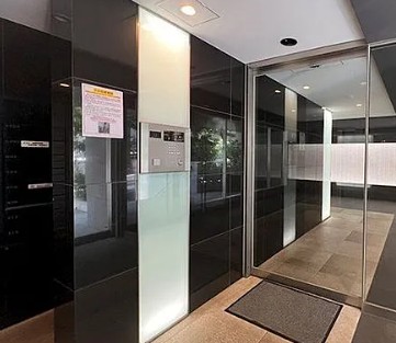 エントランス　ゆとりのあるエントランスです