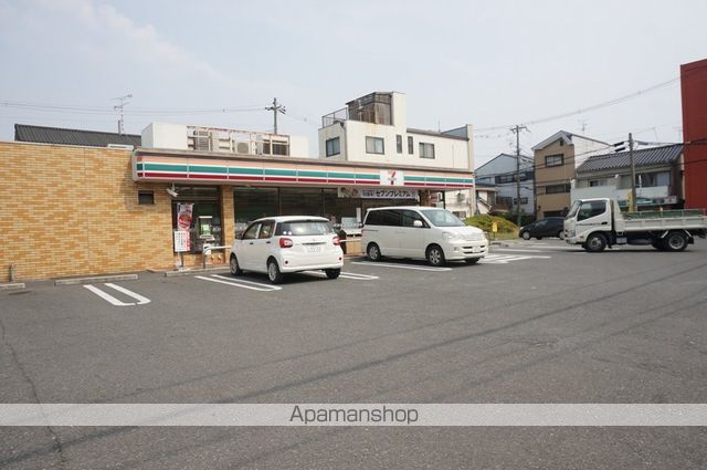 コンビニ　セブンイレブン（コンビニ）まで400m